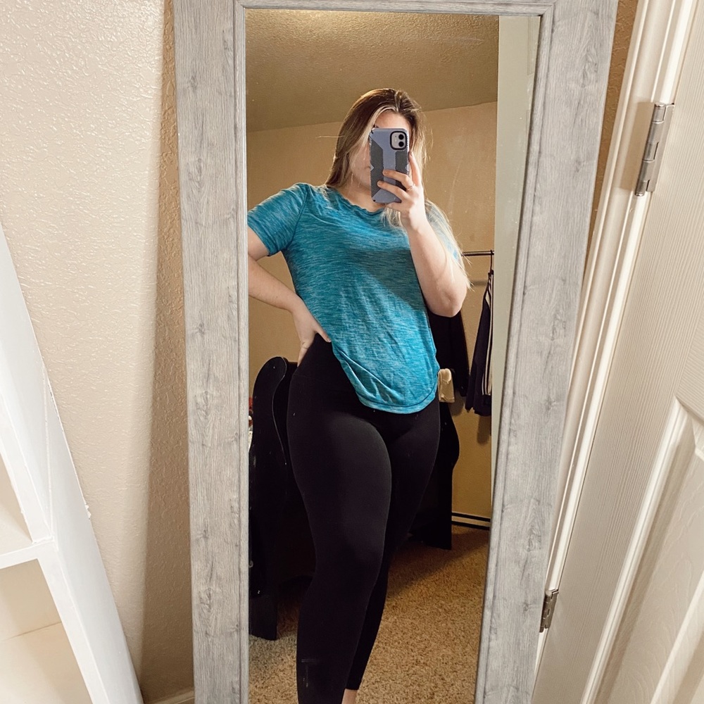 Lululemon tee NWOT